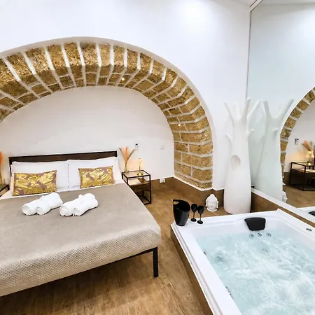 Dadi's Aureo - Casa In Centro Con Vasca Idromassaggio Apartamento